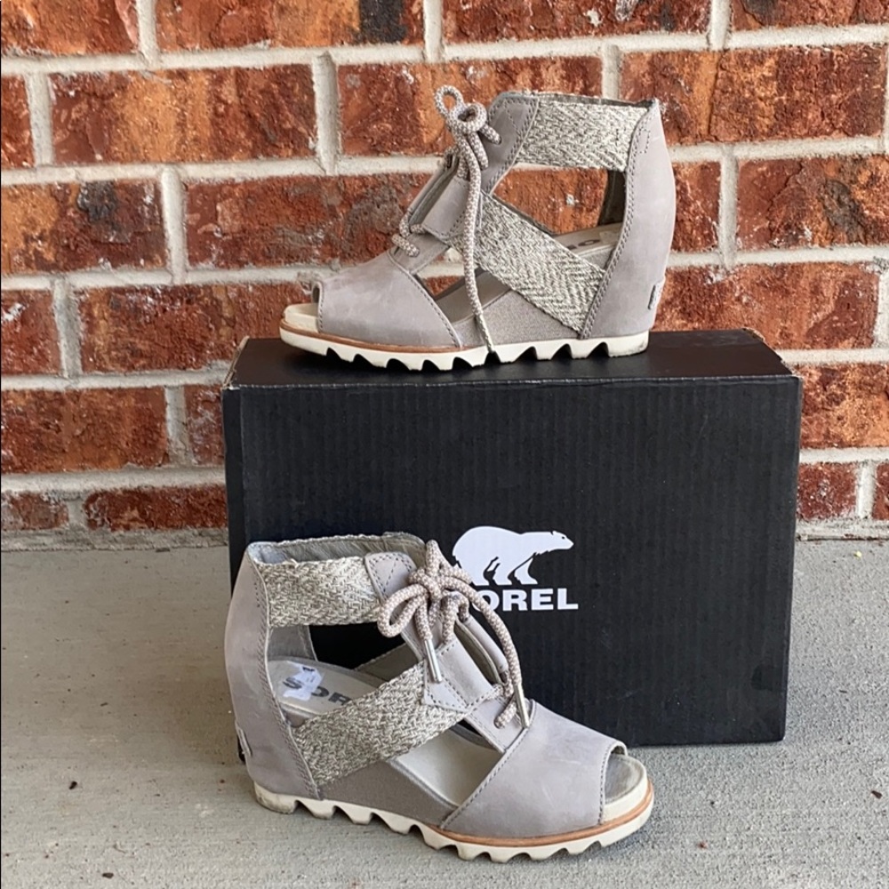 Sorel Joanie Lace size 6